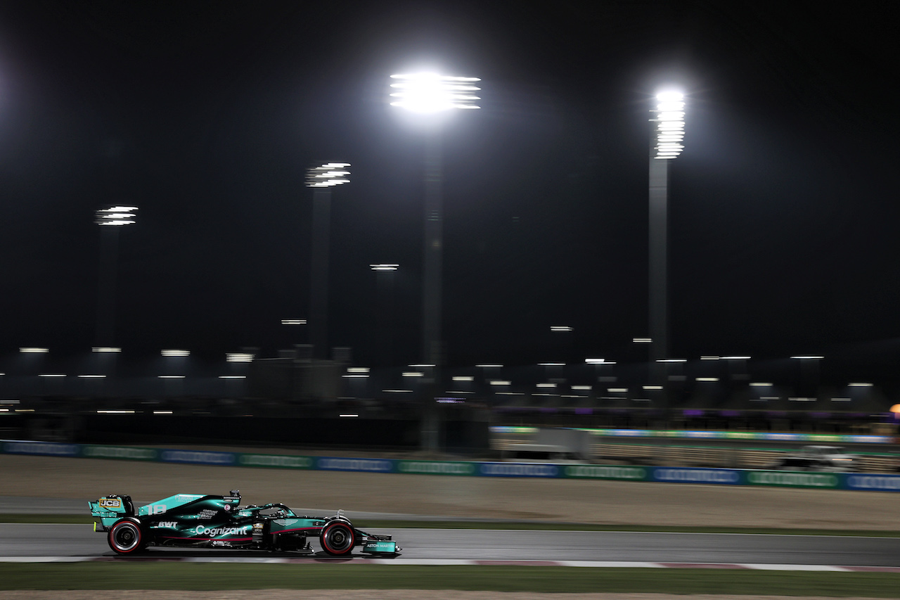 GP QATAR, Lance Stroll (CDN) Aston Martin F1 Team AMR21.
20.11.2021. Formula 1 World Championship, Rd 20, Qatar Grand Prix, Doha, Qatar, Qualifiche Day.
- www.xpbimages.com, EMail: requests@xpbimages.com © Copyright: Batchelor / XPB Images