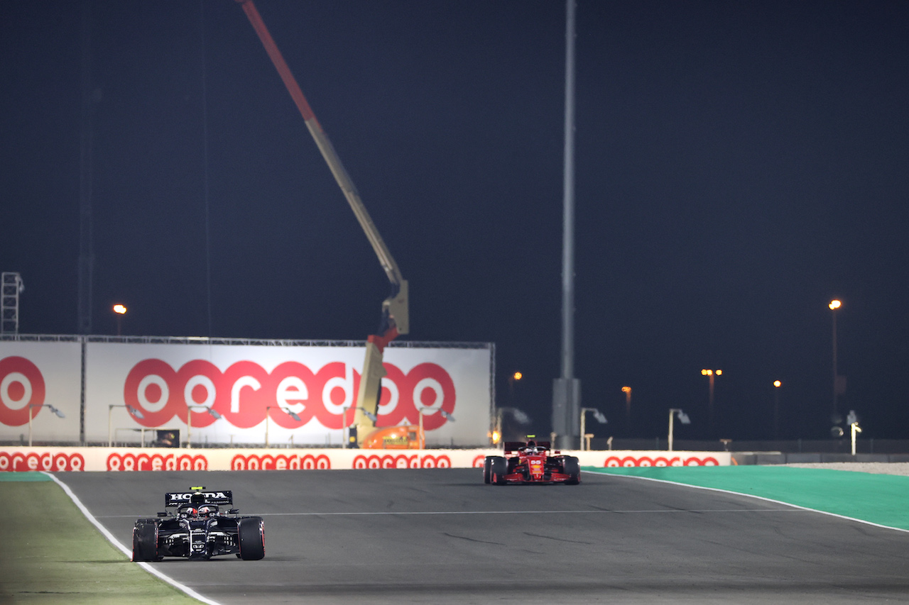 GP QATAR, Pierre Gasly (FRA) AlphaTauri AT02 ended qualifying with a broken front wing.
20.11.2021. Formula 1 World Championship, Rd 20, Qatar Grand Prix, Doha, Qatar, Qualifiche Day.
- www.xpbimages.com, EMail: requests@xpbimages.com © Copyright: Batchelor / XPB Images