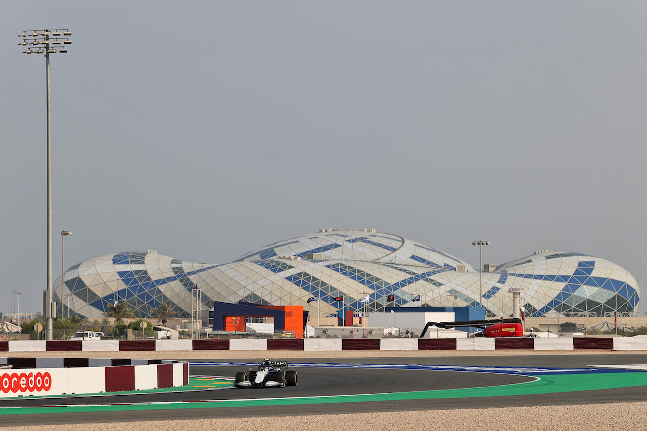 GP QATAR, Nicholas Latifi (CDN) Williams Racing FW43B.
20.11.2021. Formula 1 World Championship, Rd 20, Qatar Grand Prix, Doha, Qatar, Qualifiche Day.
- www.xpbimages.com, EMail: requests@xpbimages.com © Copyright: Moy / XPB Images