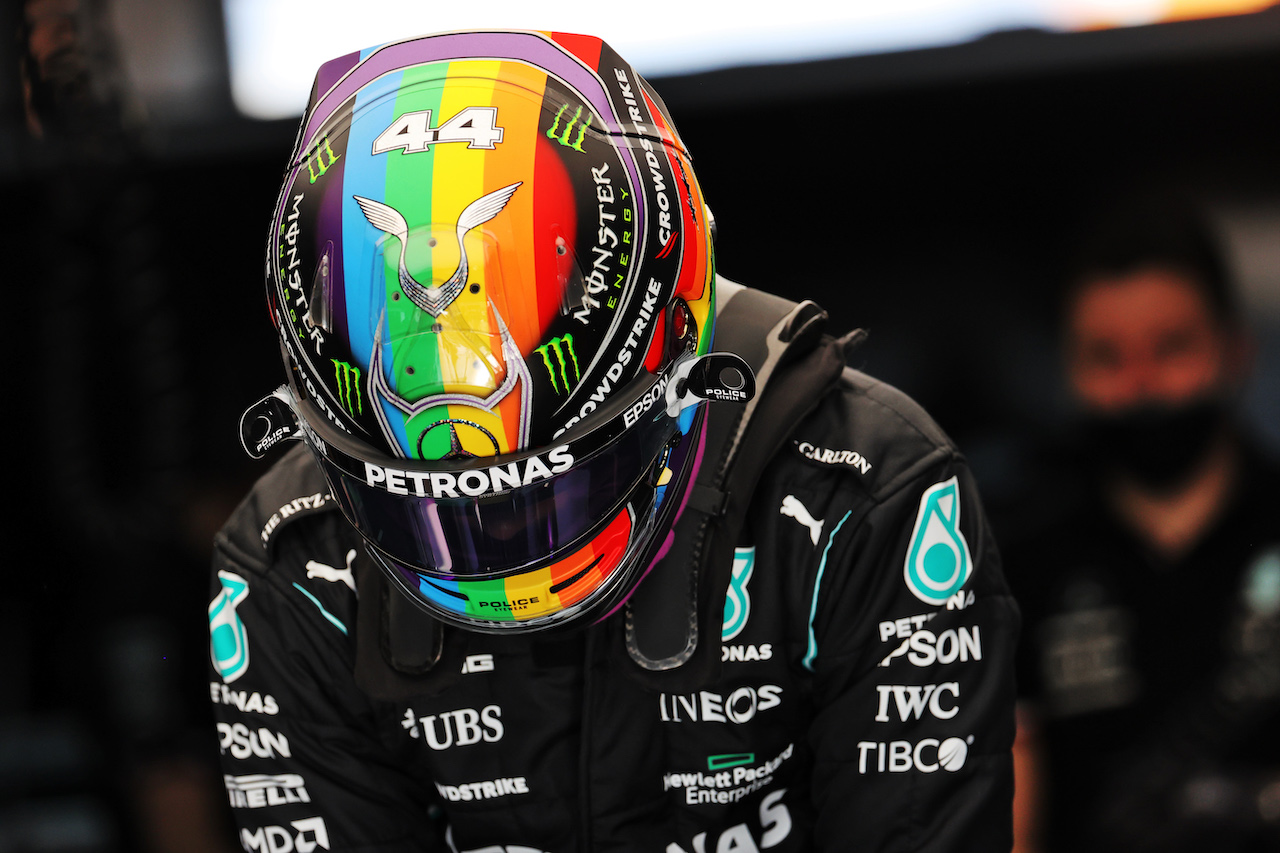 GP QATAR, Lewis Hamilton (GBR) Mercedes AMG F1.
20.11.2021. Formula 1 World Championship, Rd 20, Qatar Grand Prix, Doha, Qatar, Qualifiche Day.
- www.xpbimages.com, EMail: requests@xpbimages.com © Copyright: Batchelor / XPB Images