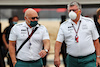 GP QATAR, (L to R): Matt Bishop (GBR) Aston Martin F1 Team Chief Communications Officer e Otmar Szafnauer (USA) Aston Martin F1 Team Principal e CEO.
20.11.2021. Formula 1 World Championship, Rd 20, Qatar Grand Prix, Doha, Qatar, Qualifiche Day.
- www.xpbimages.com, EMail: requests@xpbimages.com © Copyright: Batchelor / XPB Images
