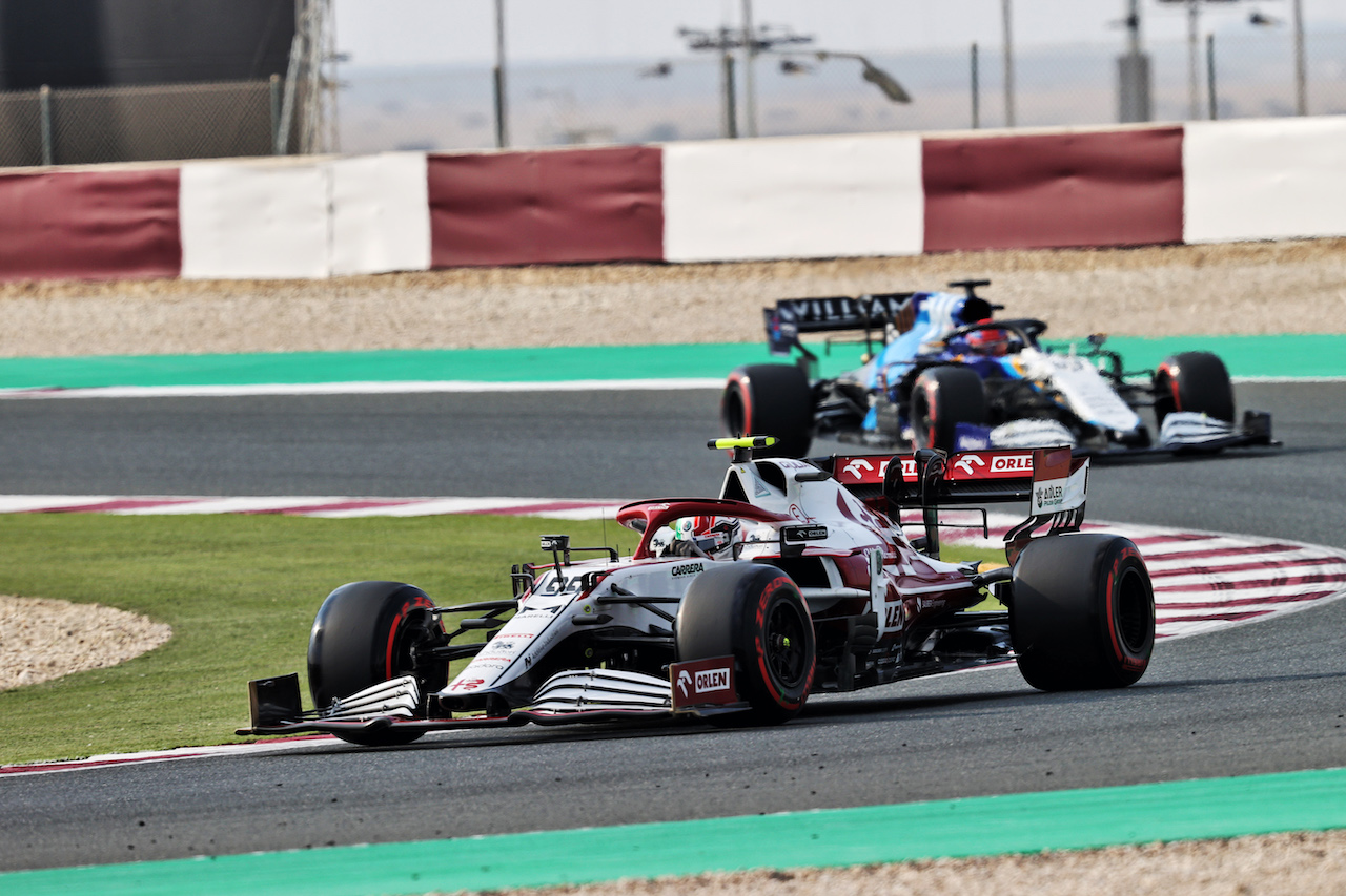 GP QATAR, Antonio Giovinazzi (ITA) Alfa Romeo Racing C41.
19.11.2021 Formula 1 World Championship, Rd 20, Qatar Grand Prix, Doha, Qatar, Practice Day.
- www.xpbimages.com, EMail: requests@xpbimages.com © Copyright: Moy / XPB Images