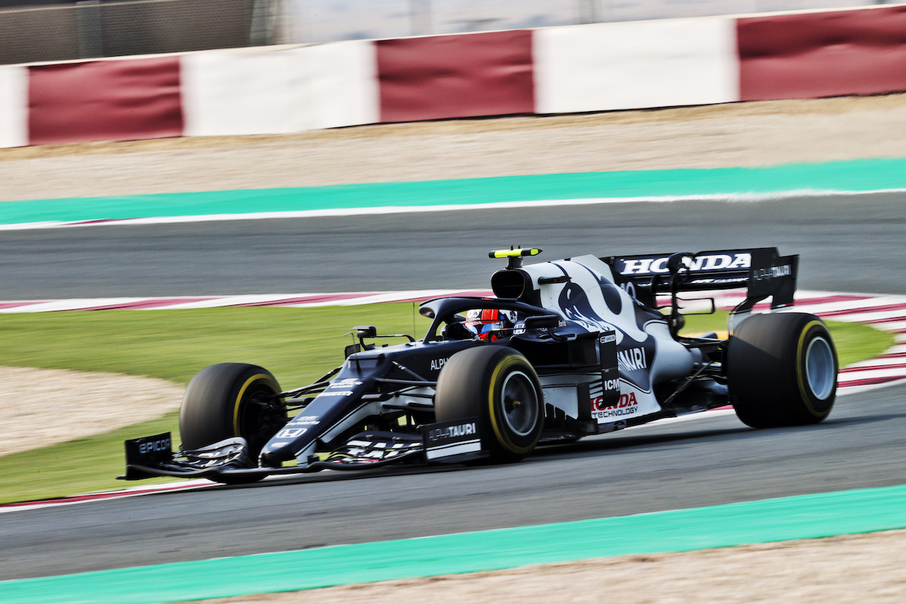 GP QATAR, Pierre Gasly (FRA) AlphaTauri AT02.
19.11.2021 Formula 1 World Championship, Rd 20, Qatar Grand Prix, Doha, Qatar, Practice Day.
- www.xpbimages.com, EMail: requests@xpbimages.com © Copyright: Moy / XPB Images