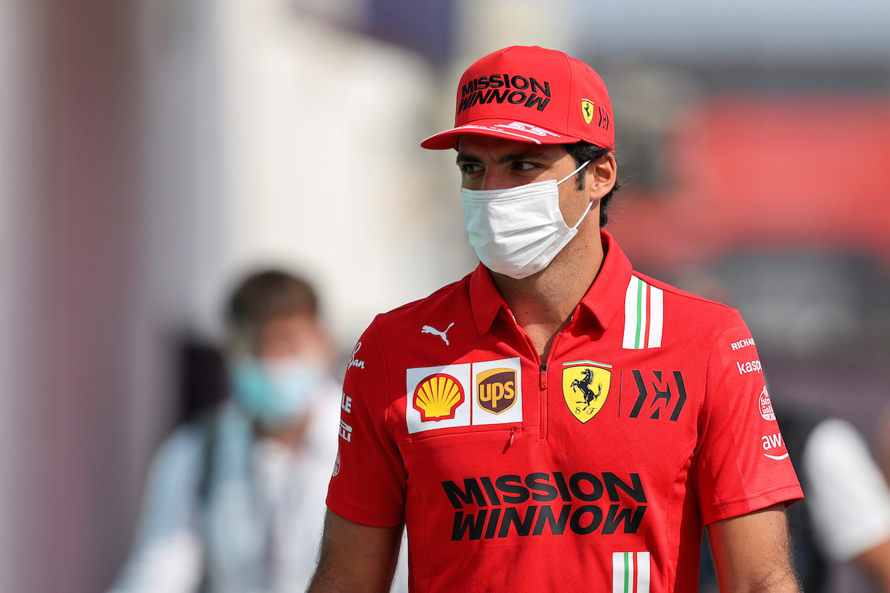 GP QATAR, Carlos Sainz Jr (ESP) Ferrari.
19.11.2021 Formula 1 World Championship, Rd 20, Qatar Grand Prix, Doha, Qatar, Practice Day.
- www.xpbimages.com, EMail: requests@xpbimages.com © Copyright: Moy / XPB Images