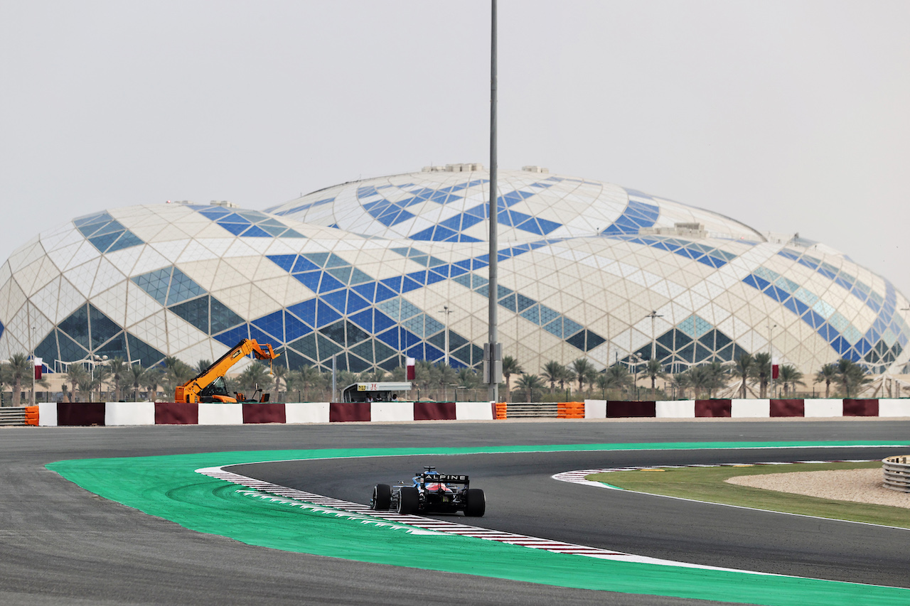 GP QATAR, Fernando Alonso (ESP) Alpine F1 Team A521.
19.11.2021 Formula 1 World Championship, Rd 20, Qatar Grand Prix, Doha, Qatar, Practice Day.
- www.xpbimages.com, EMail: requests@xpbimages.com © Copyright: Moy / XPB Images