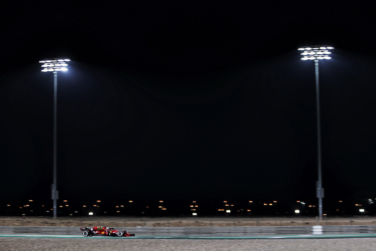 GP QATAR, Charles Leclerc (MON) Ferrari SF-21.
19.11.2021 Formula 1 World Championship, Rd 20, Qatar Grand Prix, Doha, Qatar, Practice Day.
- www.xpbimages.com, EMail: requests@xpbimages.com © Copyright: Batchelor / XPB Images