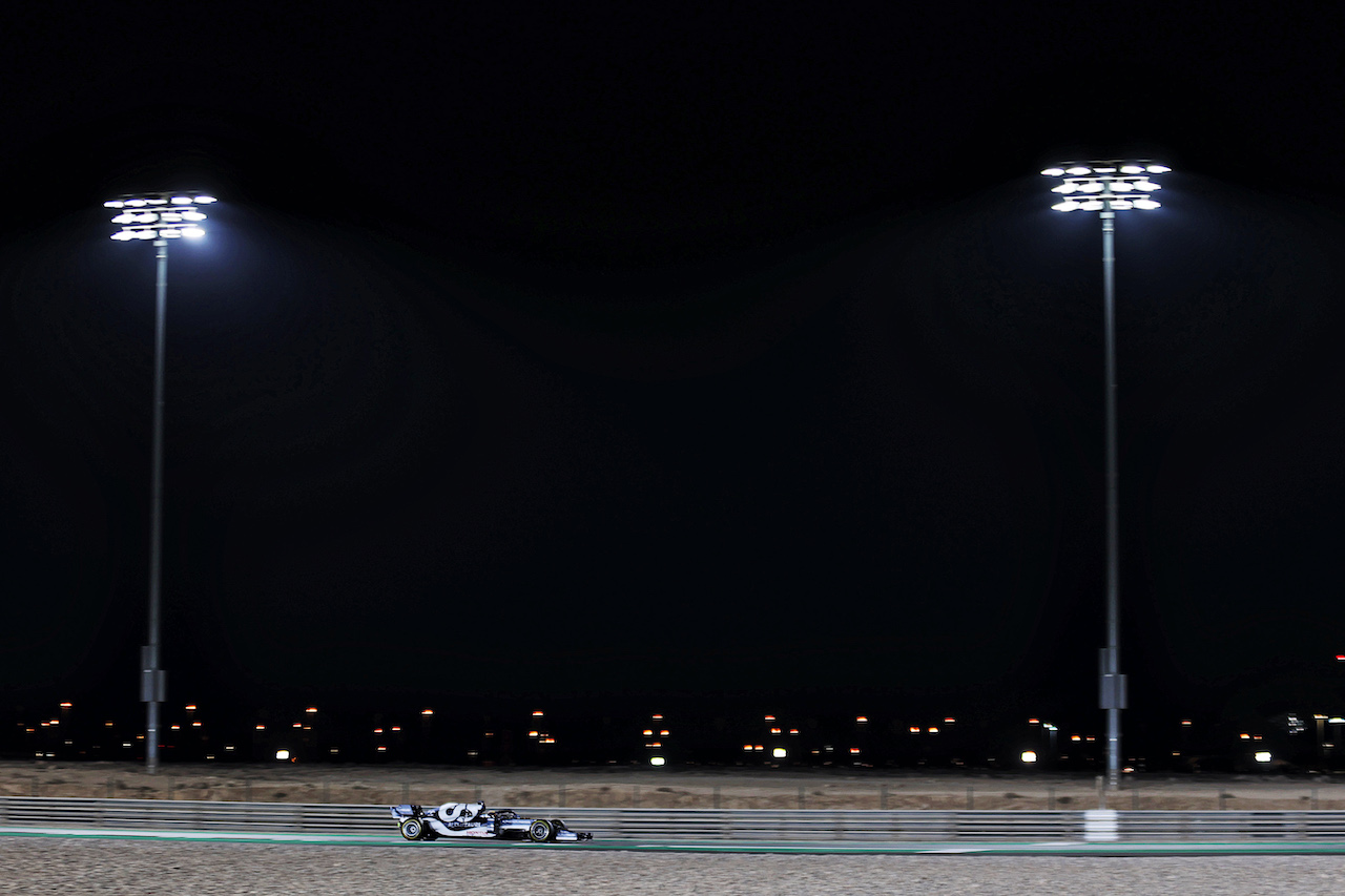 GP QATAR, Yuki Tsunoda (JPN) AlphaTauri AT02.
19.11.2021 Formula 1 World Championship, Rd 20, Qatar Grand Prix, Doha, Qatar, Practice Day.
- www.xpbimages.com, EMail: requests@xpbimages.com © Copyright: Batchelor / XPB Images