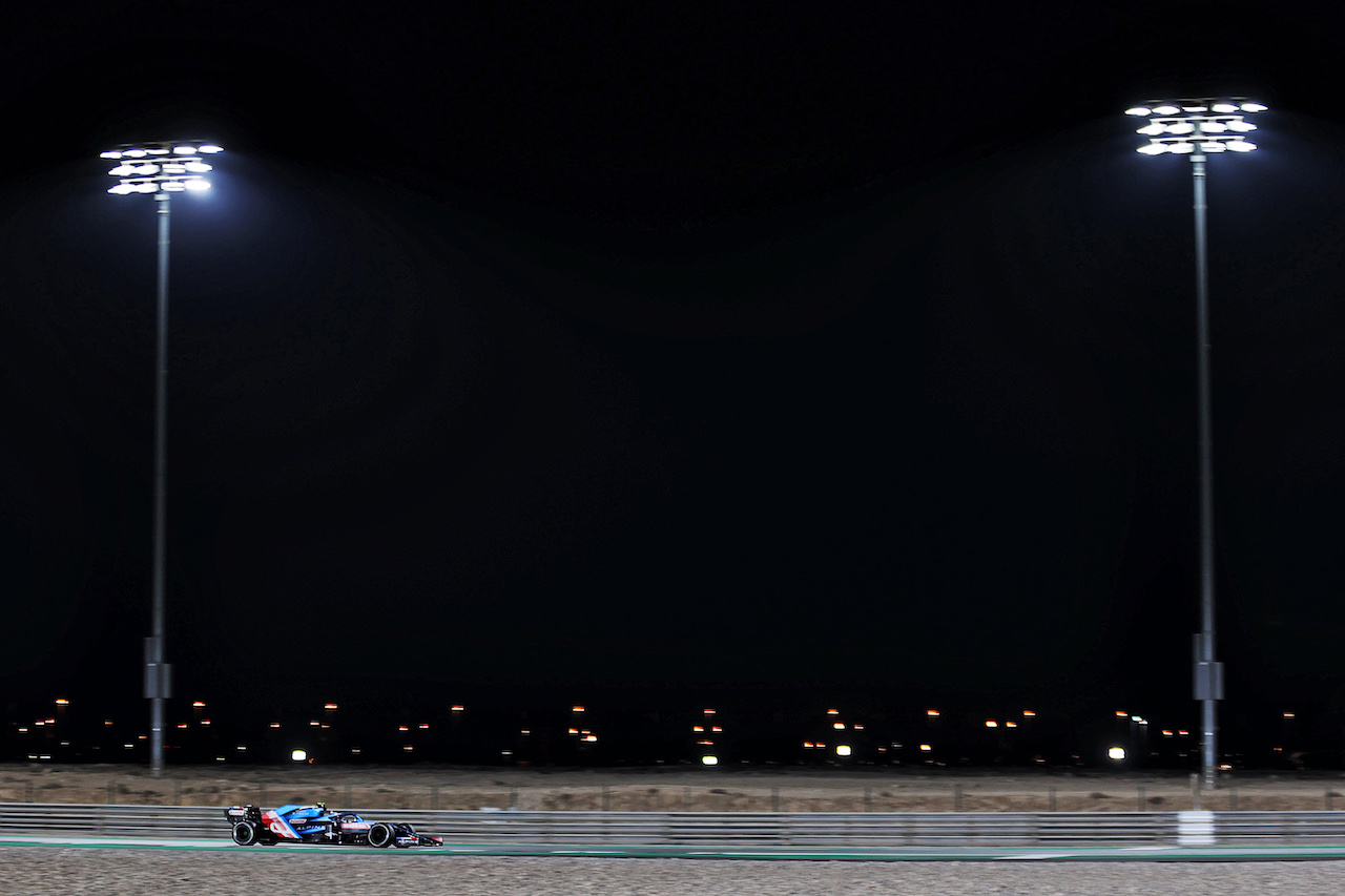 GP QATAR, Esteban Ocon (FRA) Alpine F1 Team A521.
19.11.2021 Formula 1 World Championship, Rd 20, Qatar Grand Prix, Doha, Qatar, Practice Day.
- www.xpbimages.com, EMail: requests@xpbimages.com © Copyright: Batchelor / XPB Images