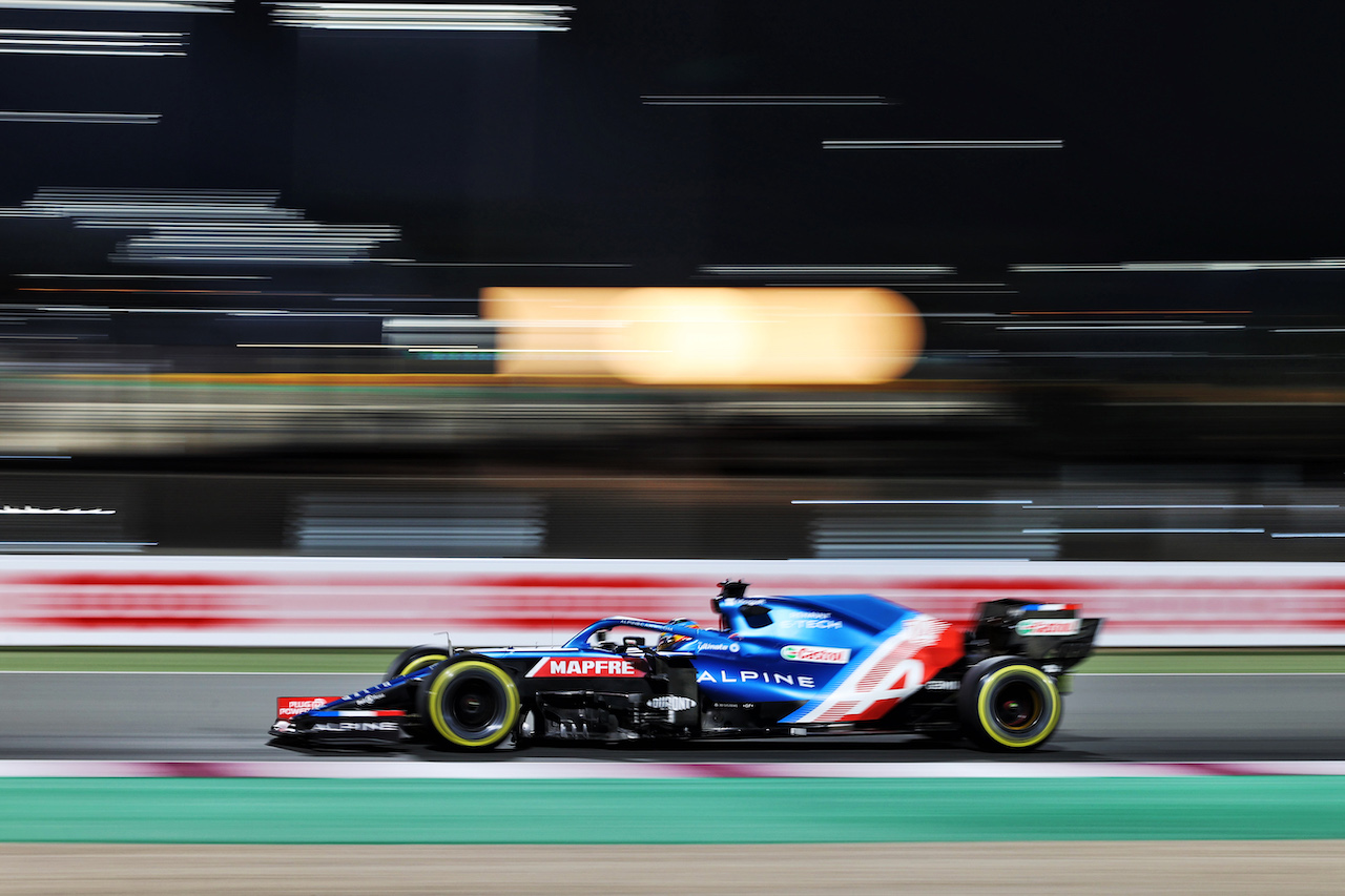 GP QATAR, Fernando Alonso (ESP) Alpine F1 Team A521.
19.11.2021 Formula 1 World Championship, Rd 20, Qatar Grand Prix, Doha, Qatar, Practice Day.
- www.xpbimages.com, EMail: requests@xpbimages.com © Copyright: Moy / XPB Images