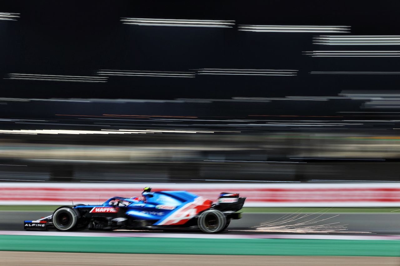 GP QATAR, Esteban Ocon (FRA) Alpine F1 Team A521.
19.11.2021 Formula 1 World Championship, Rd 20, Qatar Grand Prix, Doha, Qatar, Practice Day.
- www.xpbimages.com, EMail: requests@xpbimages.com © Copyright: Moy / XPB Images