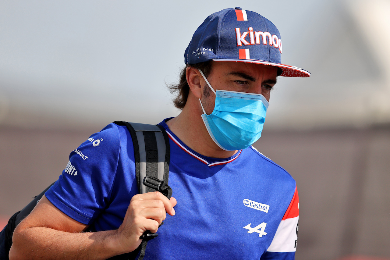 GP QATAR, Fernando Alonso (ESP) Alpine F1 Team.
19.11.2021 Formula 1 World Championship, Rd 20, Qatar Grand Prix, Doha, Qatar, Practice Day.
- www.xpbimages.com, EMail: requests@xpbimages.com © Copyright: Moy / XPB Images