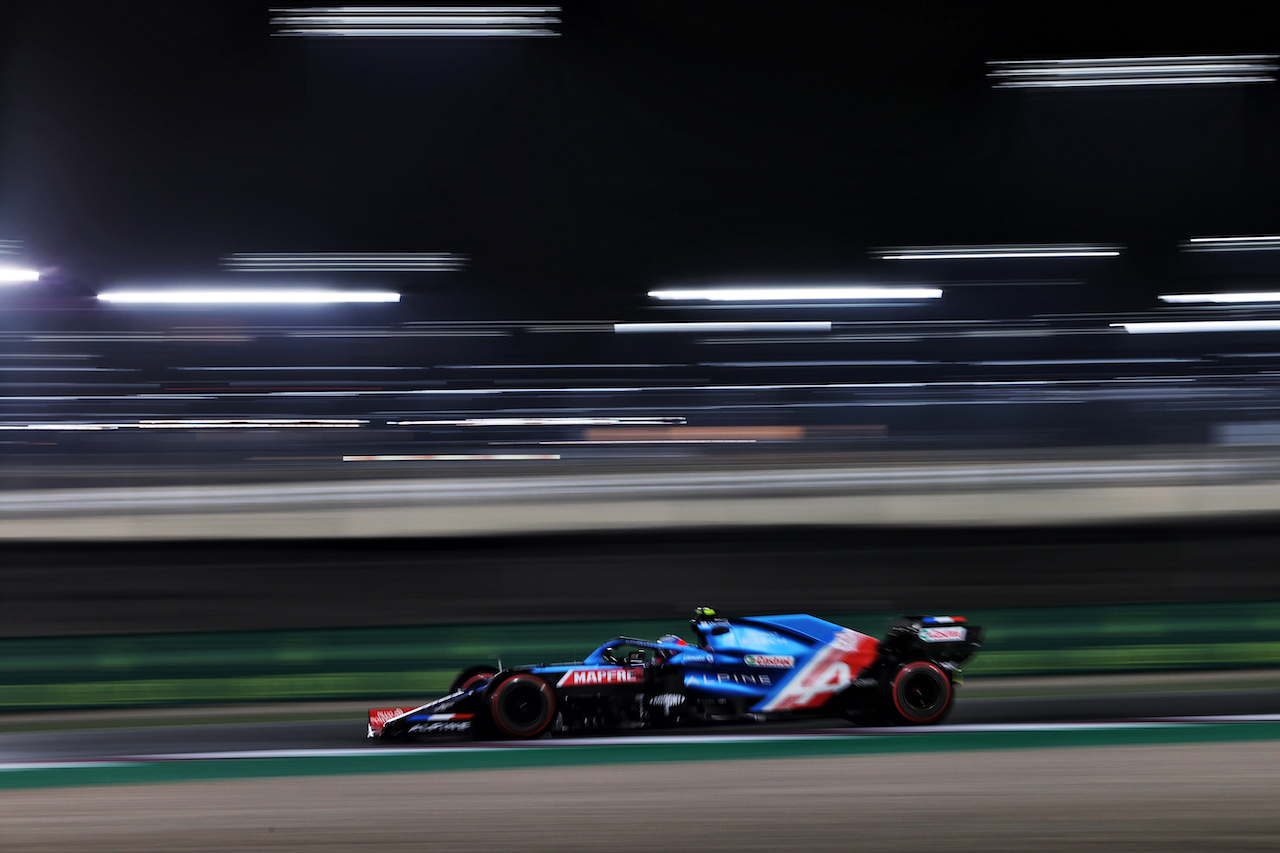 GP QATAR, Esteban Ocon (FRA) Alpine F1 Team A521.
19.11.2021 Formula 1 World Championship, Rd 20, Qatar Grand Prix, Doha, Qatar, Practice Day.
- www.xpbimages.com, EMail: requests@xpbimages.com © Copyright: Moy / XPB Images