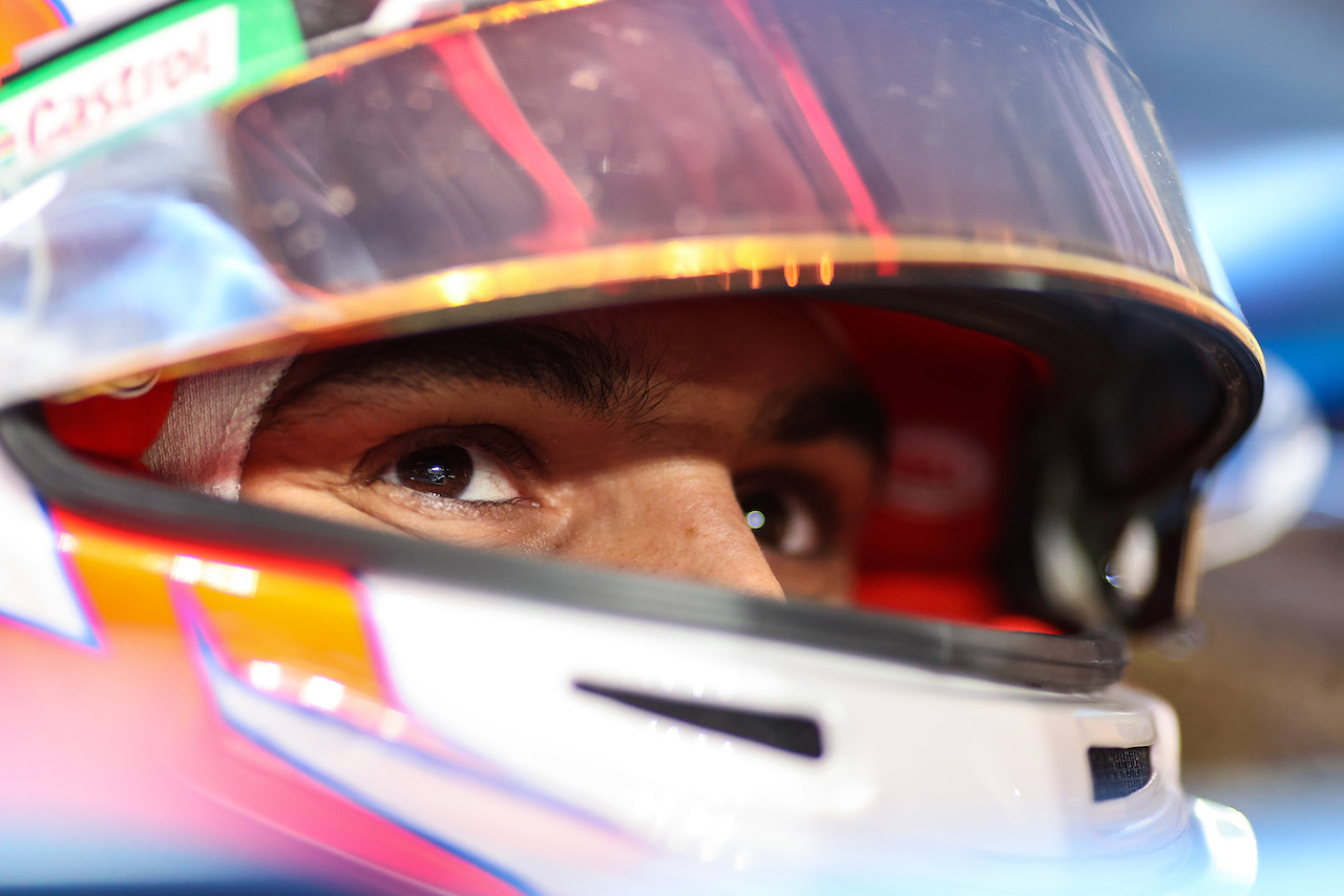 GP QATAR, Esteban Ocon (FRA) Alpine F1 Team.
19.11.2021 Formula 1 World Championship, Rd 20, Qatar Grand Prix, Doha, Qatar, Practice Day.
- www.xpbimages.com, EMail: requests@xpbimages.com © Copyright: Charniaux / XPB Images