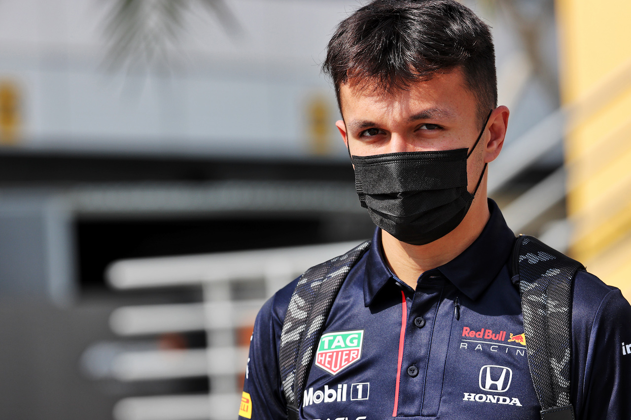 GP QATAR, Alexander Albon (THA) Red Bull Racing Reserve e Development Driver.
19.11.2021 Formula 1 World Championship, Rd 20, Qatar Grand Prix, Doha, Qatar, Practice Day.
- www.xpbimages.com, EMail: requests@xpbimages.com © Copyright: Batchelor / XPB Images