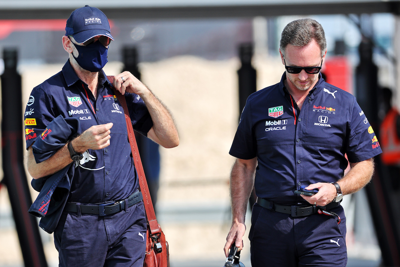 GP QATAR, (L to R): Adrian Newey (GBR) Red Bull Racing Chief Technical Officer with Christian Horner (GBR) Red Bull Racing Team Principal.
19.11.2021 Formula 1 World Championship, Rd 20, Qatar Grand Prix, Doha, Qatar, Practice Day.
- www.xpbimages.com, EMail: requests@xpbimages.com © Copyright: Batchelor / XPB Images