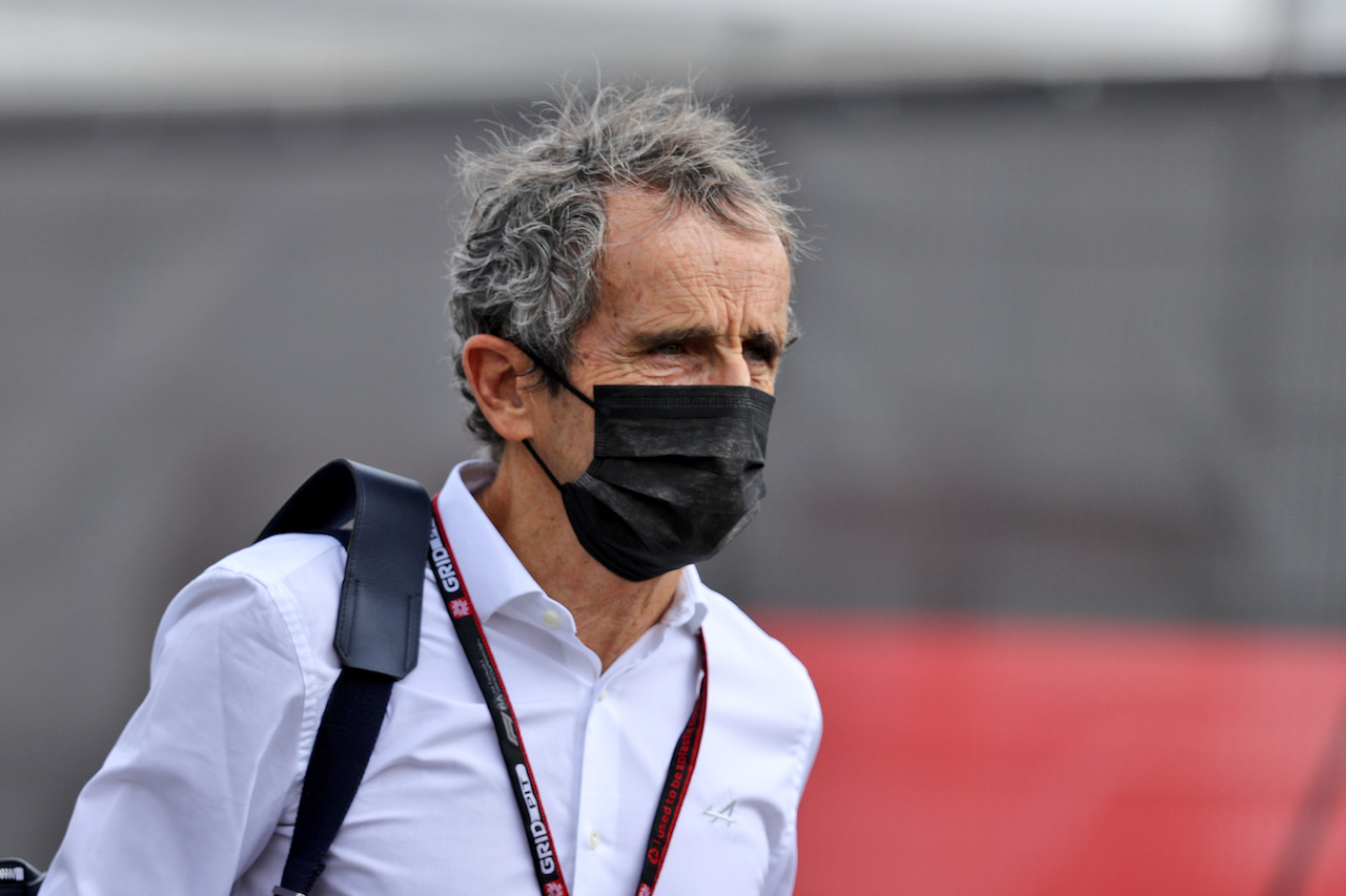GP QATAR, Alain Prost (FRA) Alpine F1 Team Non-Executive Director.
19.11.2021 Formula 1 World Championship, Rd 20, Qatar Grand Prix, Doha, Qatar, Practice Day.
- www.xpbimages.com, EMail: requests@xpbimages.com © Copyright: Moy / XPB Images