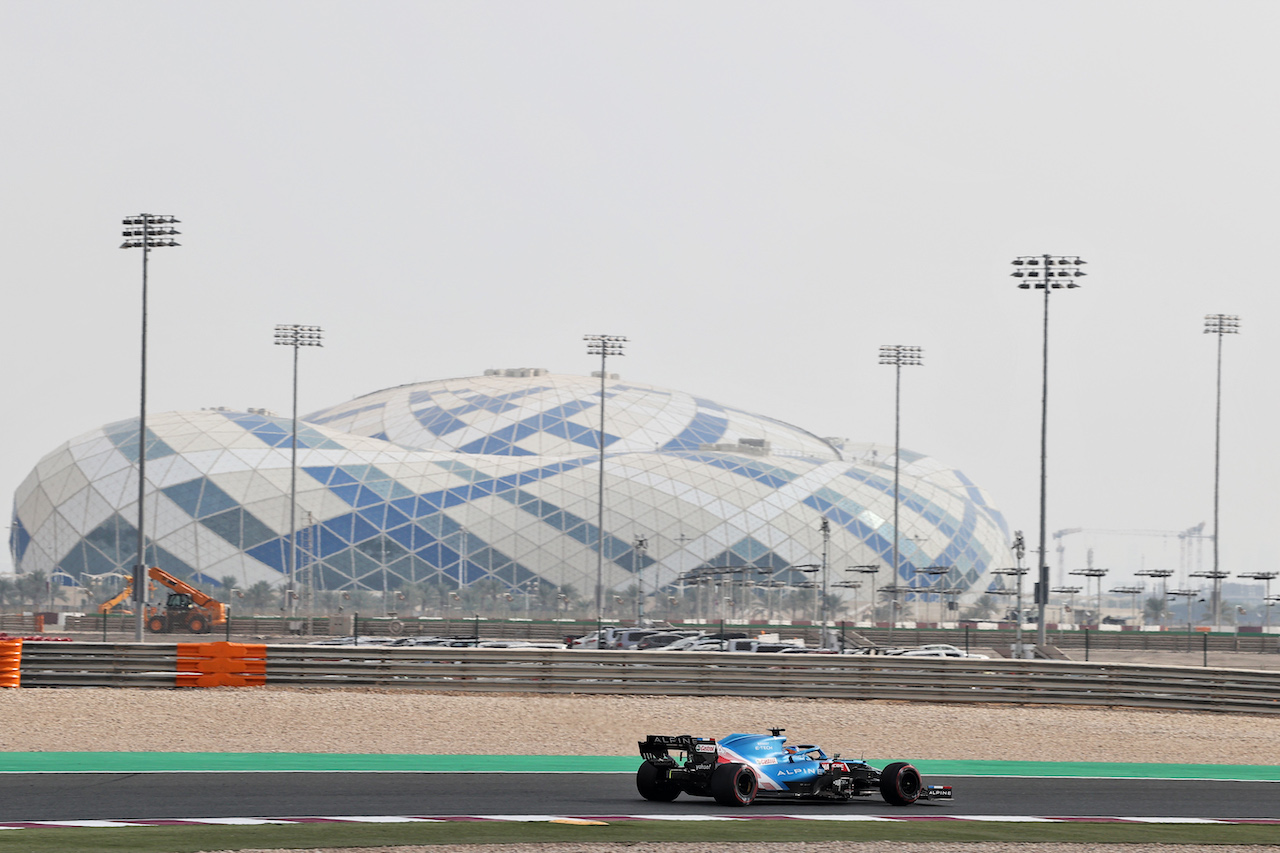 GP QATAR, Fernando Alonso (ESP) Alpine F1 Team A521.
19.11.2021 Formula 1 World Championship, Rd 20, Qatar Grand Prix, Doha, Qatar, Practice Day.
- www.xpbimages.com, EMail: requests@xpbimages.com © Copyright: Moy / XPB Images