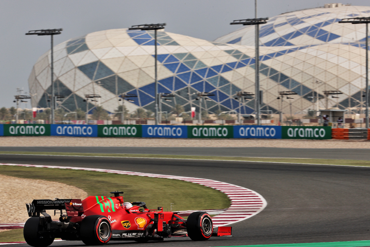 GP QATAR, Charles Leclerc (MON) Ferrari SF-21.
19.11.2021 Formula 1 World Championship, Rd 20, Qatar Grand Prix, Doha, Qatar, Practice Day.
- www.xpbimages.com, EMail: requests@xpbimages.com © Copyright: Batchelor / XPB Images