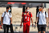 GP QATAR, (L to R): Daniel Ricciardo (AUS) McLaren with Rupert Manwaring (GBR) Ferrari Performance Coach e Michael Italiano (AUS) McLaren Performance Coach.
19.11.2021 Formula 1 World Championship, Rd 20, Qatar Grand Prix, Doha, Qatar, Practice Day.
- www.xpbimages.com, EMail: requests@xpbimages.com © Copyright: Moy / XPB Images