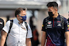 GP QATAR, (L to R): Jost Capito (GER) Williams Racing Chief Executive Officer with Alexander Albon (THA) Red Bull Racing Reserve e Development Driver.
19.11.2021 Formula 1 World Championship, Rd 20, Qatar Grand Prix, Doha, Qatar, Practice Day.
- www.xpbimages.com, EMail: requests@xpbimages.com © Copyright: Moy / XPB Images