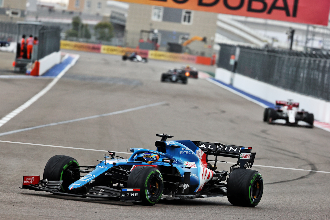 GP RUSSIA, Fernando Alonso (ESP) Alpine F1 Team A521.
26.09.2021. Formula 1 World Championship, Rd 15, Russian Grand Prix, Sochi Autodrom, Sochi, Russia, Gara Day.
- www.xpbimages.com, EMail: requests@xpbimages.com © Copyright: Batchelor / XPB Images