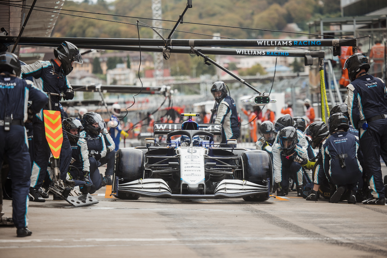 GP RUSSIA, Nicholas Latifi (CDN) Williams Racing FW43B makes a pit stop.
26.09.2021. Formula 1 World Championship, Rd 15, Russian Grand Prix, Sochi Autodrom, Sochi, Russia, Gara Day.
- www.xpbimages.com, EMail: requests@xpbimages.com © Copyright: Bearne / XPB Images