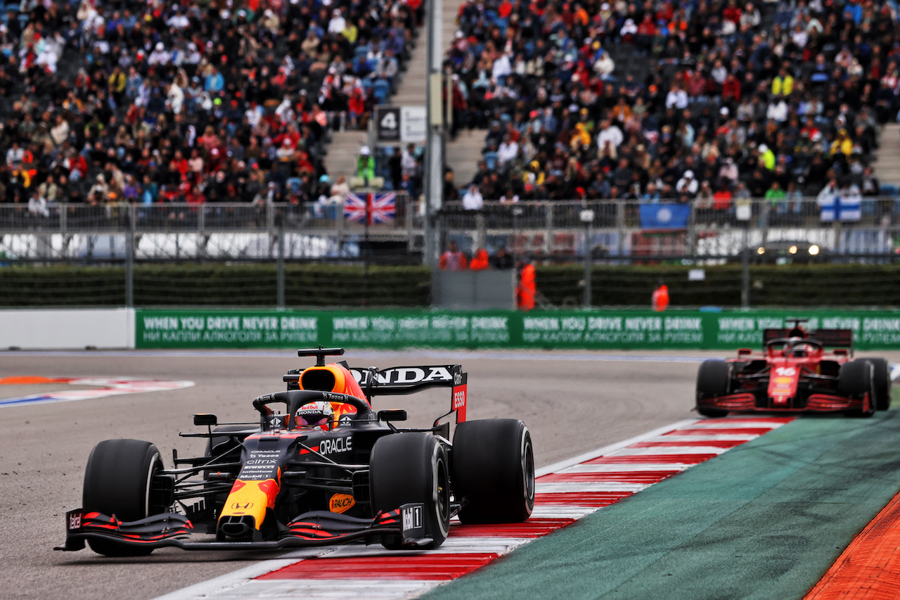 GP RUSSIA, Max Verstappen (NLD) Red Bull Racing RB16B.
26.09.2021. Formula 1 World Championship, Rd 15, Russian Grand Prix, Sochi Autodrom, Sochi, Russia, Gara Day.
- www.xpbimages.com, EMail: requests@xpbimages.com © Copyright: Moy / XPB Images