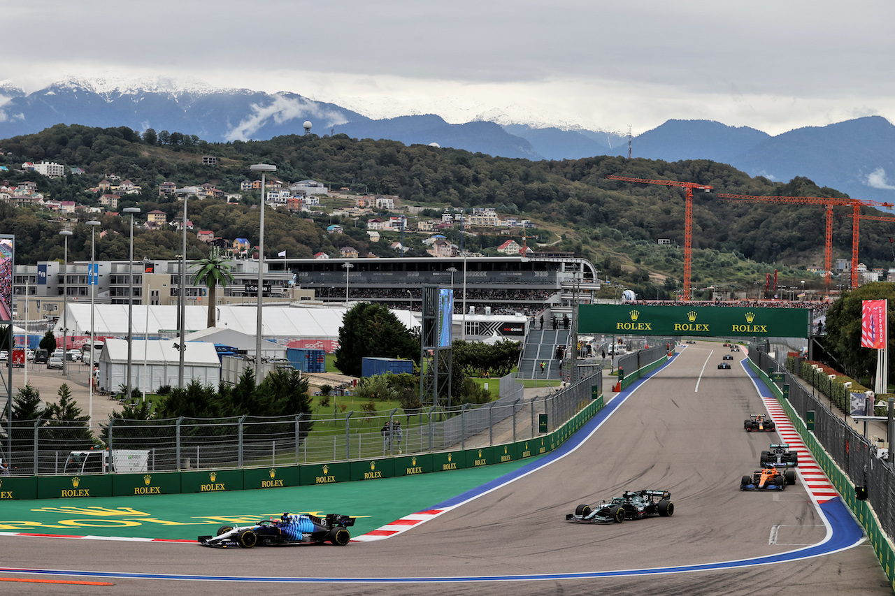 GP RUSSIA, George Russell (GBR) Williams Racing FW43B.
26.09.2021. Formula 1 World Championship, Rd 15, Russian Grand Prix, Sochi Autodrom, Sochi, Russia, Gara Day.
- www.xpbimages.com, EMail: requests@xpbimages.com © Copyright: Moy / XPB Images
