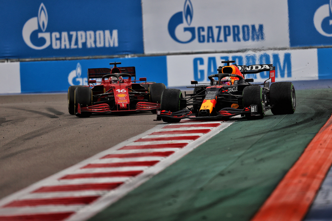GP RUSSIA, Max Verstappen (NLD) Red Bull Racing RB16B.
26.09.2021. Formula 1 World Championship, Rd 15, Russian Grand Prix, Sochi Autodrom, Sochi, Russia, Gara Day.
- www.xpbimages.com, EMail: requests@xpbimages.com © Copyright: Moy / XPB Images