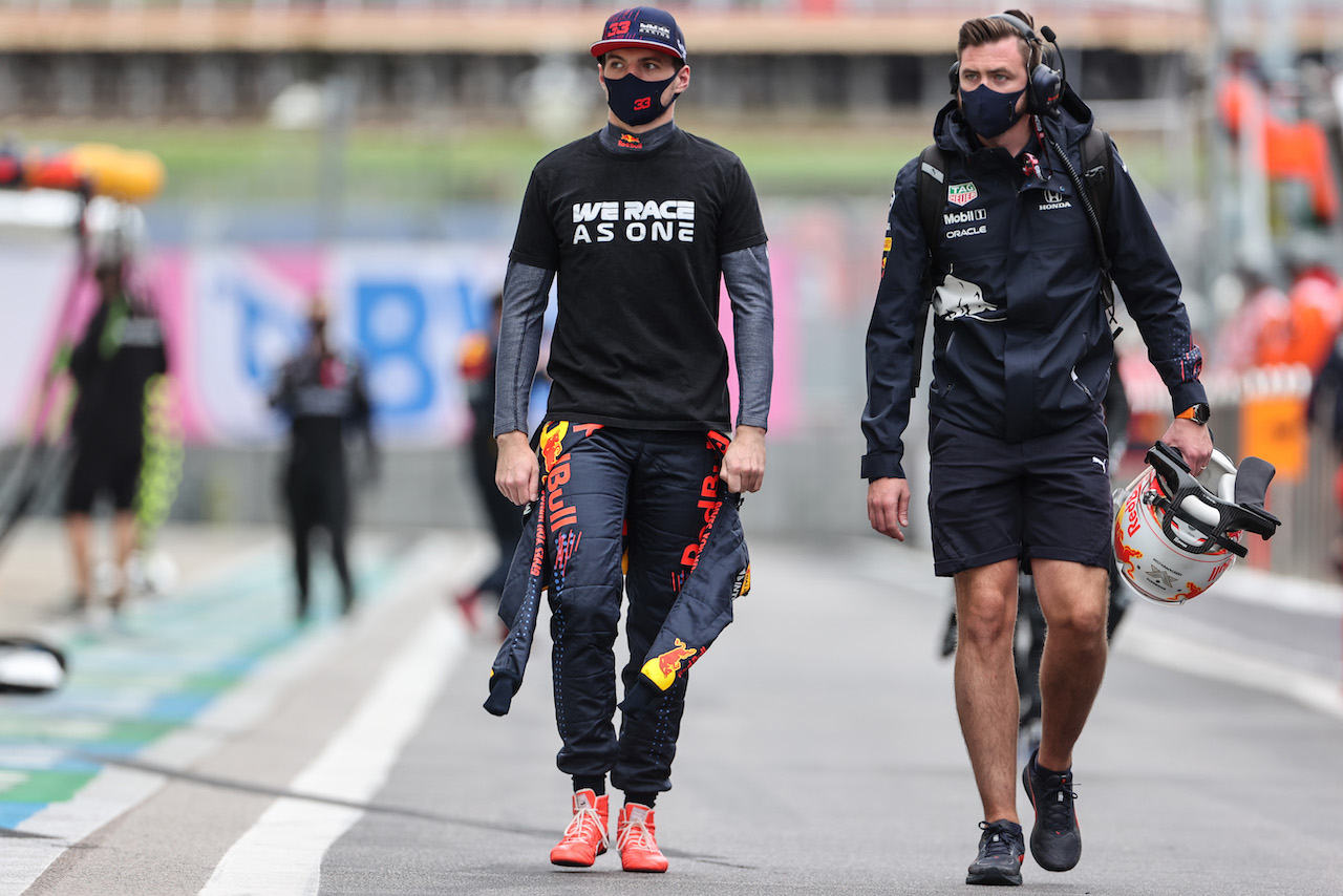 GP RUSSIA, Max Verstappen (NLD) Red Bull Racing on the grid.
26.09.2021. Formula 1 World Championship, Rd 15, Russian Grand Prix, Sochi Autodrom, Sochi, Russia, Gara Day.
- www.xpbimages.com, EMail: requests@xpbimages.com © Copyright: Charniaux / XPB Images