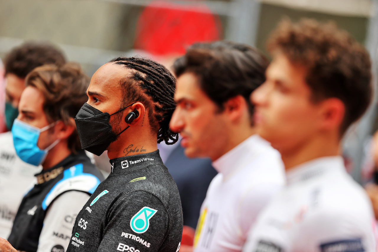 GP RUSSIA, Lewis Hamilton (GBR) Mercedes AMG F1 as the grid observes the playing of Tchaikovsky.
26.09.2021. Formula 1 World Championship, Rd 15, Russian Grand Prix, Sochi Autodrom, Sochi, Russia, Gara Day.
- www.xpbimages.com, EMail: requests@xpbimages.com © Copyright: Moy / XPB Images