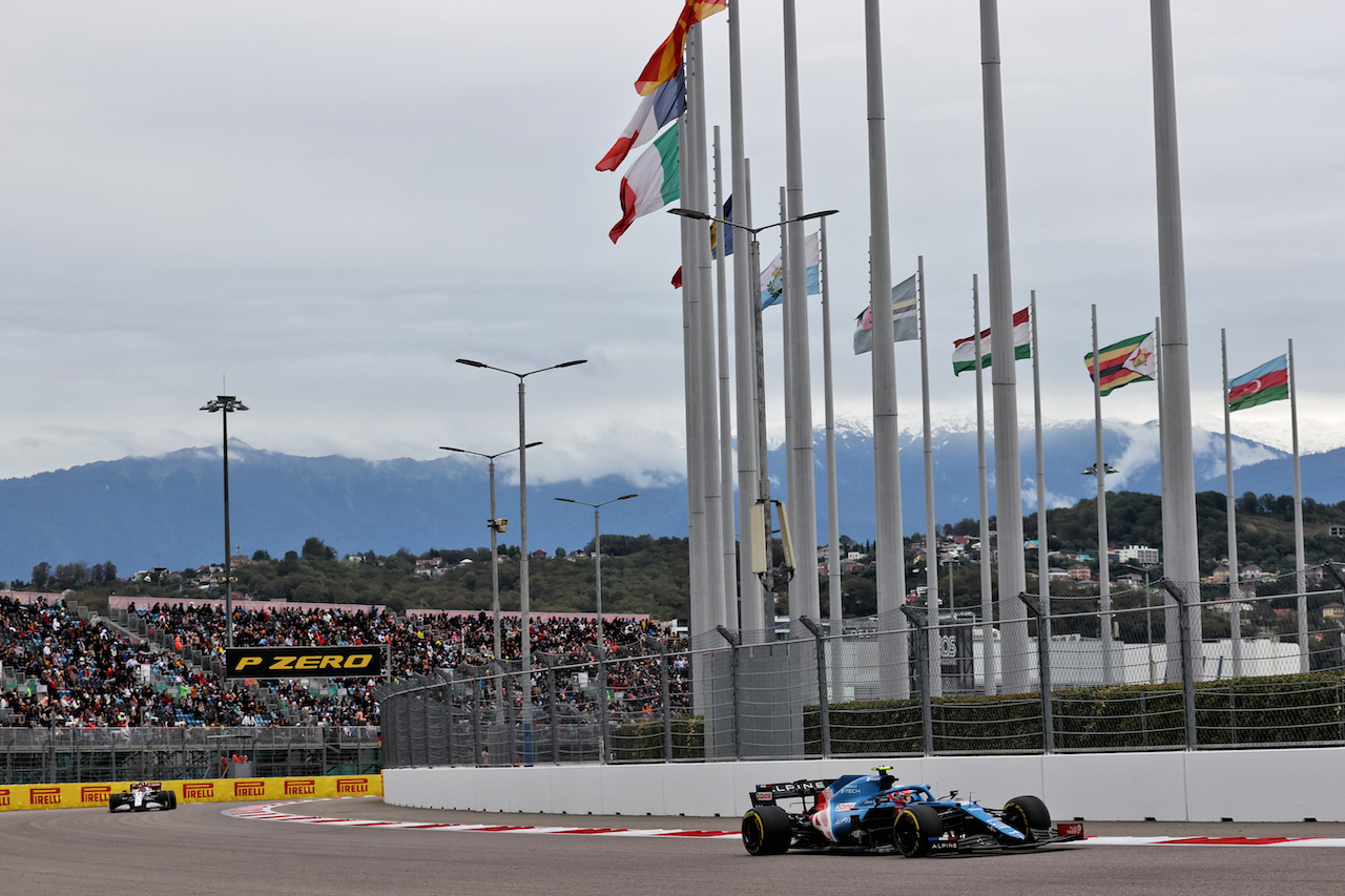 GP RUSSIA, Esteban Ocon (FRA) Alpine F1 Team A521.
26.09.2021. Formula 1 World Championship, Rd 15, Russian Grand Prix, Sochi Autodrom, Sochi, Russia, Gara Day.
- www.xpbimages.com, EMail: requests@xpbimages.com © Copyright: Batchelor / XPB Images