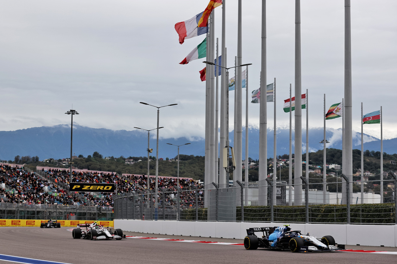 GP RUSSIA, Nicholas Latifi (CDN) Williams Racing FW43B.
26.09.2021. Formula 1 World Championship, Rd 15, Russian Grand Prix, Sochi Autodrom, Sochi, Russia, Gara Day.
- www.xpbimages.com, EMail: requests@xpbimages.com © Copyright: Batchelor / XPB Images