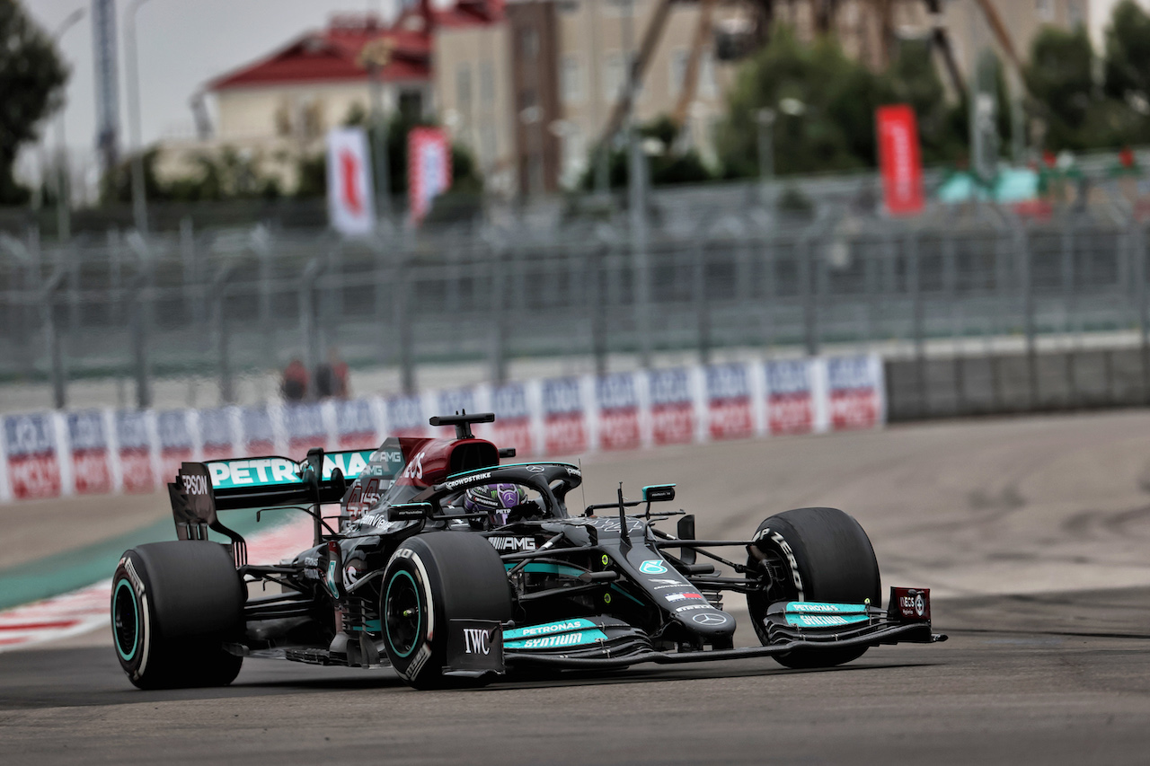 GP RUSSIA, Lewis Hamilton (GBR) Mercedes AMG F1 W12.
26.09.2021. Formula 1 World Championship, Rd 15, Russian Grand Prix, Sochi Autodrom, Sochi, Russia, Gara Day.
- www.xpbimages.com, EMail: requests@xpbimages.com © Copyright: Batchelor / XPB Images