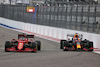 GP RUSSIA, Charles Leclerc (MON) Ferrari SF-21 e Max Verstappen (NLD) Red Bull Racing RB16B battle for position.
26.09.2021. Formula 1 World Championship, Rd 15, Russian Grand Prix, Sochi Autodrom, Sochi, Russia, Gara Day.
- www.xpbimages.com, EMail: requests@xpbimages.com © Copyright: Batchelor / XPB Images