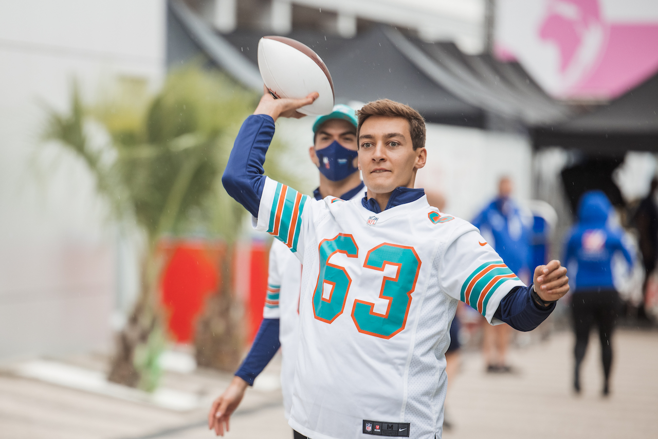 GP RUSSIA, George Russell (GBR) Williams Racing plays American Football in the paddock with team mate Nicholas Latifi (CDN) Williams Racing.
23.09.2021. Formula 1 World Championship, Rd 15, Russian Grand Prix, Sochi Autodrom, Sochi, Russia, Preparation Day.
- www.xpbimages.com, EMail: requests@xpbimages.com © Copyright: Bearne / XPB Images