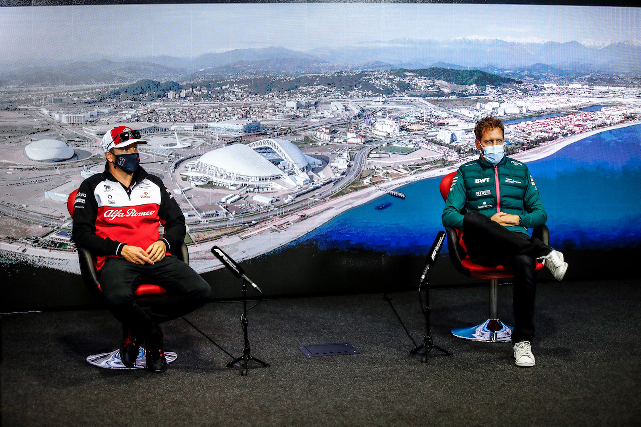 GP RUSSIA, (L to R): Kimi Raikkonen (FIN) Alfa Romeo Racing e Sebastian Vettel (GER) Aston Martin F1 Team in the FIA Press Conference.
23.09.2021. Formula 1 World Championship, Rd 15, Russian Grand Prix, Sochi Autodrom, Sochi, Russia, Preparation Day.
- www.xpbimages.com, EMail: requests@xpbimages.com © Copyright: FIA Pool Image for Editorial Use Only