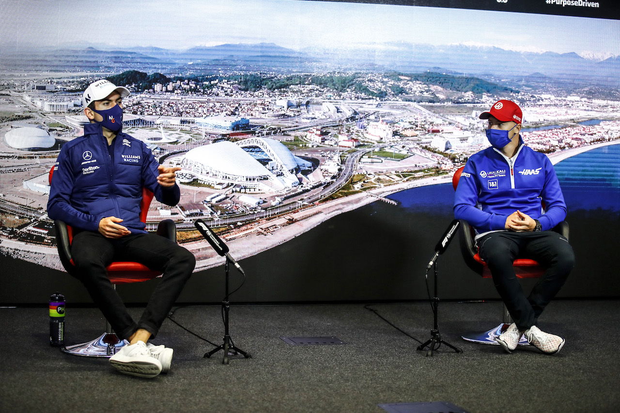 GP RUSSIA, (L to R): Nicholas Latifi (CDN) Williams Racing e Nikita Mazepin (RUS) Haas F1 Team in the FIA Press Conference.
23.09.2021. Formula 1 World Championship, Rd 15, Russian Grand Prix, Sochi Autodrom, Sochi, Russia, Preparation Day.
- www.xpbimages.com, EMail: requests@xpbimages.com © Copyright: FIA Pool Image for Editorial Use Only