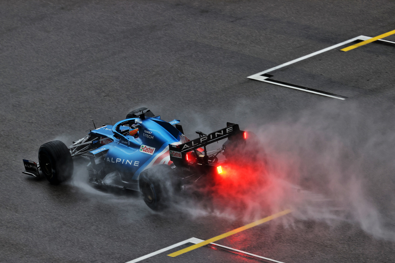 GP RUSSIA, Fernando Alonso (ESP) Alpine F1 Team A521.
25.09.2021. Formula 1 World Championship, Rd 15, Russian Grand Prix, Sochi Autodrom, Sochi, Russia, Qualifiche Day.
- www.xpbimages.com, EMail: requests@xpbimages.com © Copyright: Moy / XPB Images