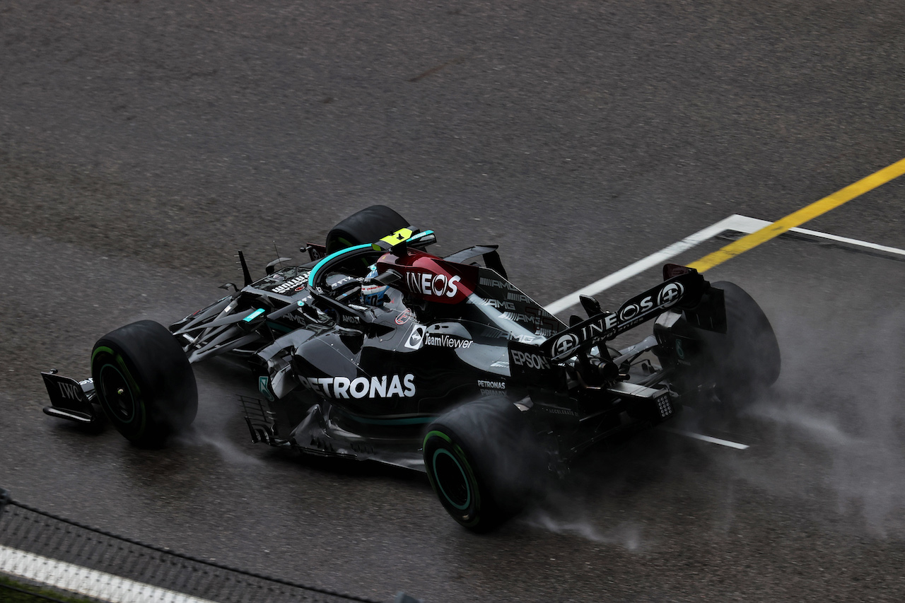 GP RUSSIA, Valtteri Bottas (FIN) Mercedes AMG F1 W12.
25.09.2021. Formula 1 World Championship, Rd 15, Russian Grand Prix, Sochi Autodrom, Sochi, Russia, Qualifiche Day.
- www.xpbimages.com, EMail: requests@xpbimages.com © Copyright: Moy / XPB Images