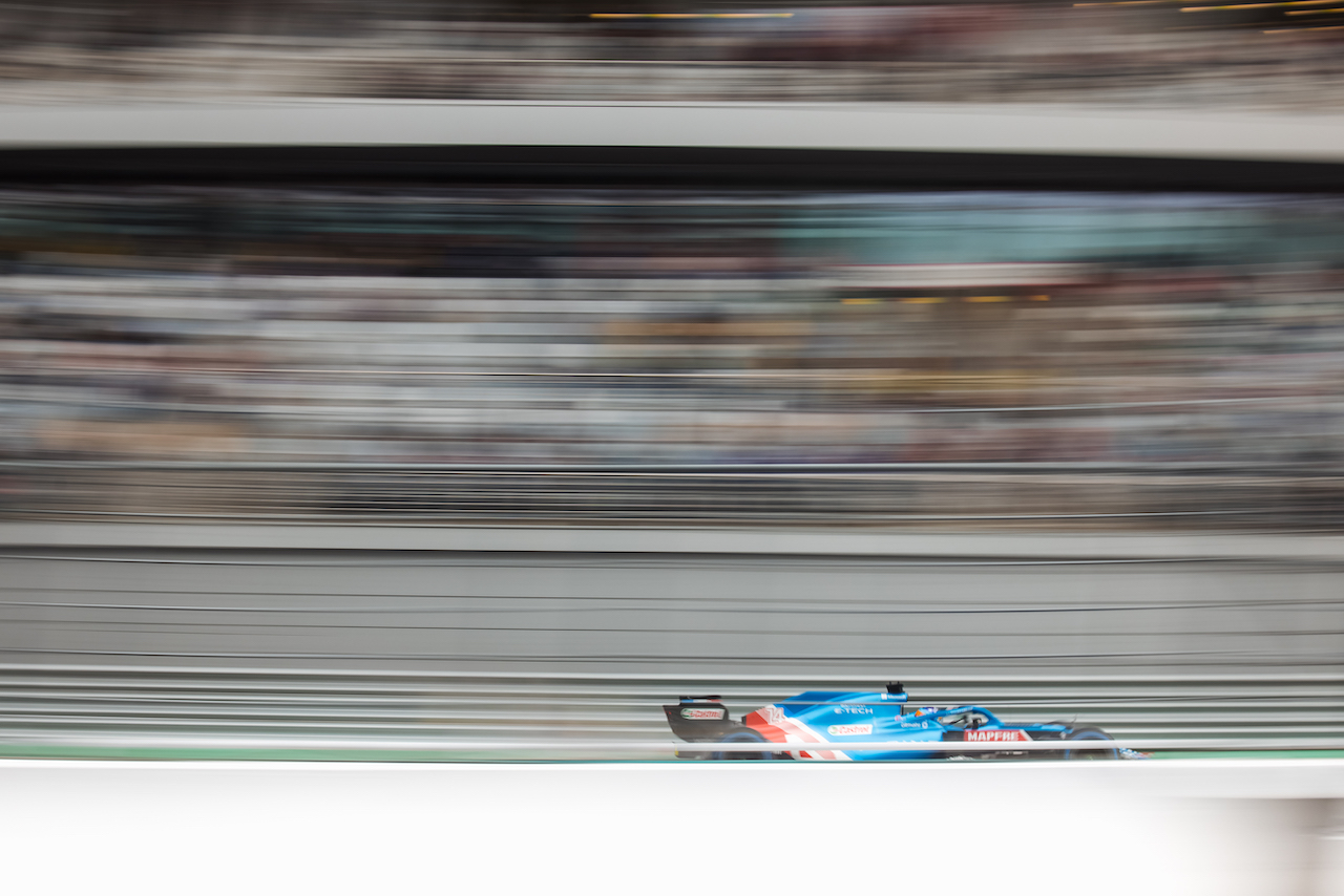 GP RUSSIA, Fernando Alonso (ESP) Alpine F1 Team A521.
25.09.2021. Formula 1 World Championship, Rd 15, Russian Grand Prix, Sochi Autodrom, Sochi, Russia, Qualifiche Day.
- www.xpbimages.com, EMail: requests@xpbimages.com © Copyright: Bearne / XPB Images