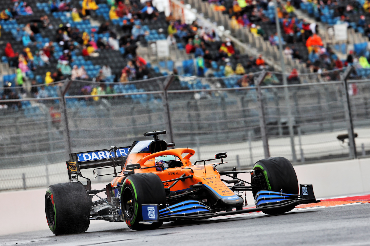 GP RUSSIA, Daniel Ricciardo (AUS) McLaren MCL35M.
25.09.2021. Formula 1 World Championship, Rd 15, Russian Grand Prix, Sochi Autodrom, Sochi, Russia, Qualifiche Day.
- www.xpbimages.com, EMail: requests@xpbimages.com © Copyright: Batchelor / XPB Images