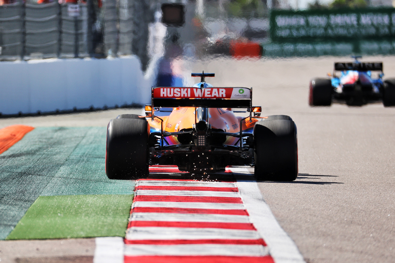 GP RUSSIA, Daniel Ricciardo (AUS) McLaren MCL35M.
24.09.2021. Formula 1 World Championship, Rd 15, Russian Grand Prix, Sochi Autodrom, Sochi, Russia, Practice Day.
- www.xpbimages.com, EMail: requests@xpbimages.com © Copyright: Batchelor / XPB Images