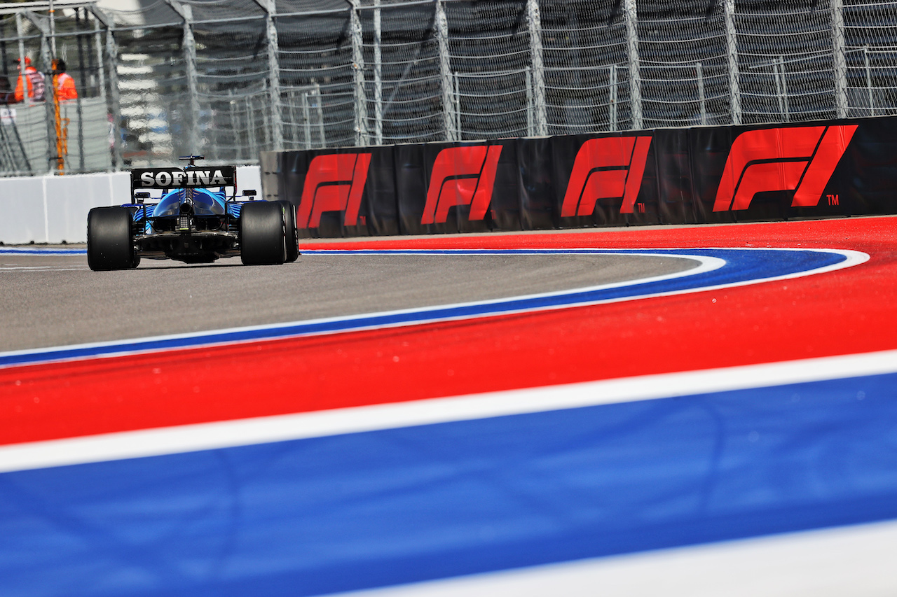 GP RUSSIA, George Russell (GBR) Williams Racing FW43B.
24.09.2021. Formula 1 World Championship, Rd 15, Russian Grand Prix, Sochi Autodrom, Sochi, Russia, Practice Day.
- www.xpbimages.com, EMail: requests@xpbimages.com © Copyright: Moy / XPB Images