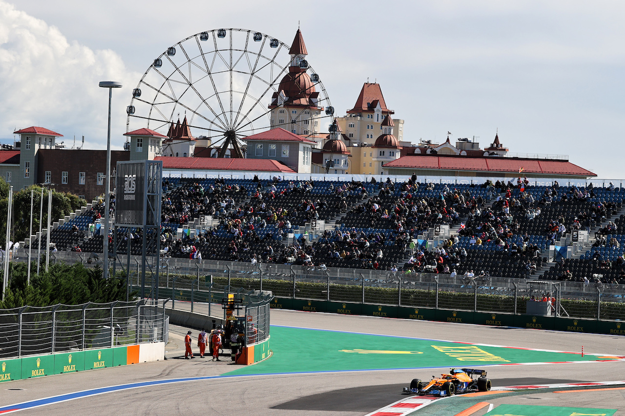GP RUSSIA, Lando Norris (GBR) McLaren MCL35M.
24.09.2021. Formula 1 World Championship, Rd 15, Russian Grand Prix, Sochi Autodrom, Sochi, Russia, Practice Day.
- www.xpbimages.com, EMail: requests@xpbimages.com © Copyright: Moy / XPB Images