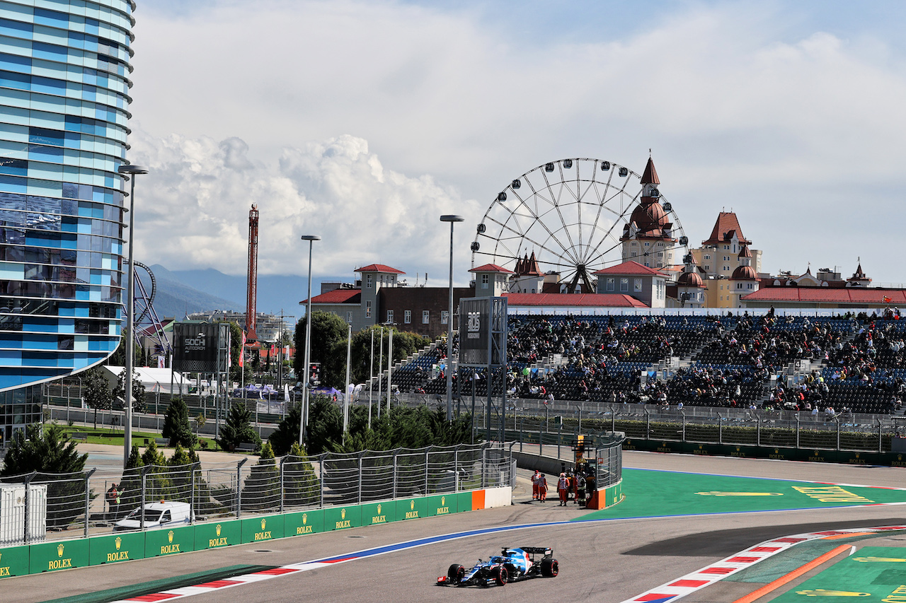 GP RUSSIA, Fernando Alonso (ESP) Alpine F1 Team A521.
24.09.2021. Formula 1 World Championship, Rd 15, Russian Grand Prix, Sochi Autodrom, Sochi, Russia, Practice Day.
- www.xpbimages.com, EMail: requests@xpbimages.com © Copyright: Moy / XPB Images