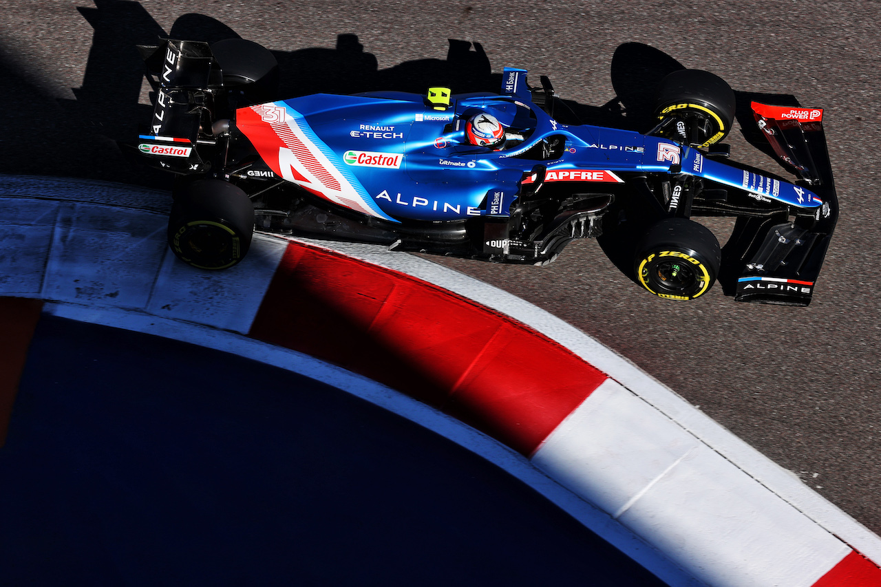 GP RUSSIA, Esteban Ocon (FRA) Alpine F1 Team A521.
24.09.2021. Formula 1 World Championship, Rd 15, Russian Grand Prix, Sochi Autodrom, Sochi, Russia, Practice Day.
- www.xpbimages.com, EMail: requests@xpbimages.com © Copyright: Batchelor / XPB Images