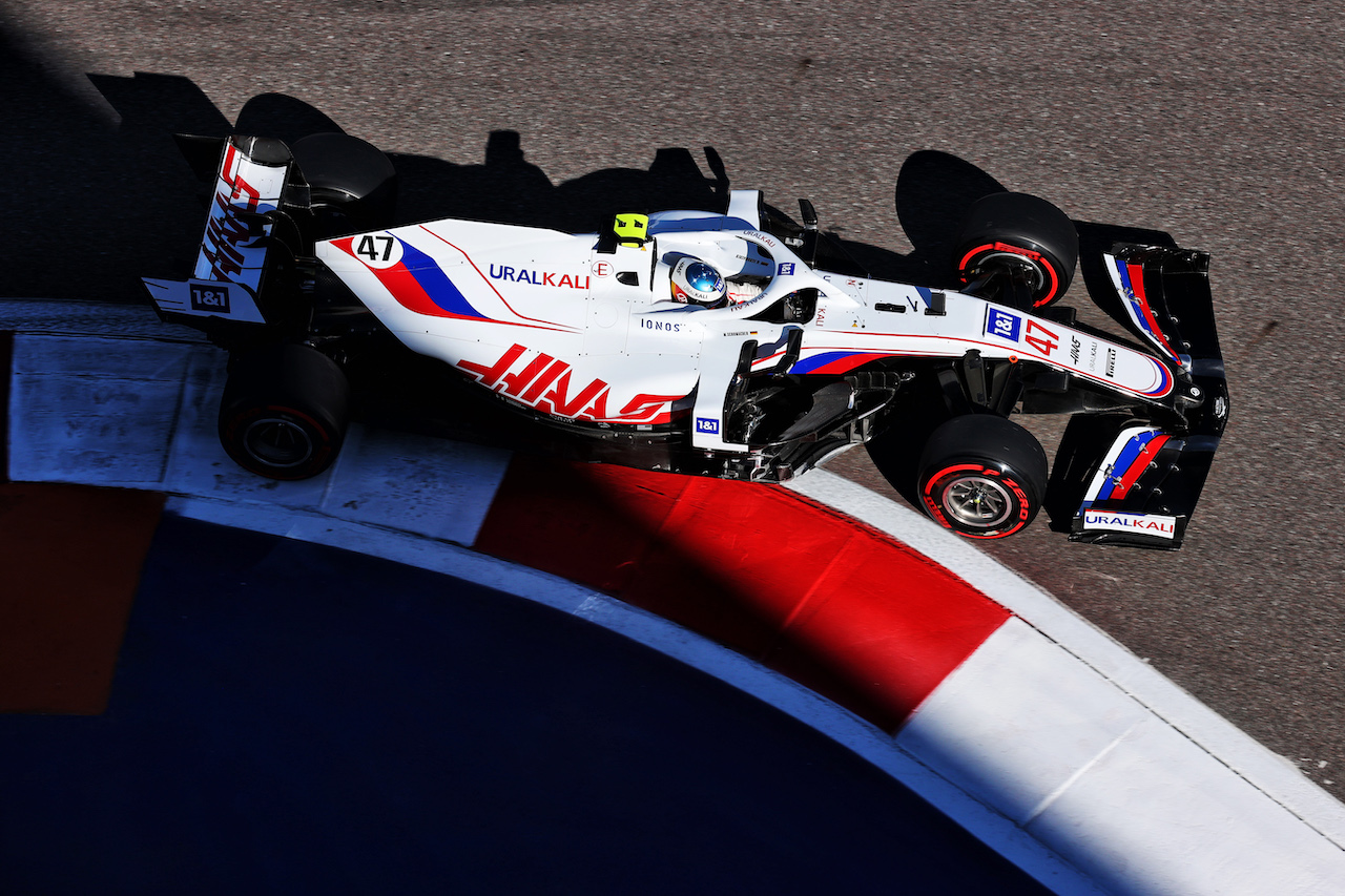 GP RUSSIA, Mick Schumacher (GER) Haas VF-21.
24.09.2021. Formula 1 World Championship, Rd 15, Russian Grand Prix, Sochi Autodrom, Sochi, Russia, Practice Day.
- www.xpbimages.com, EMail: requests@xpbimages.com © Copyright: Batchelor / XPB Images