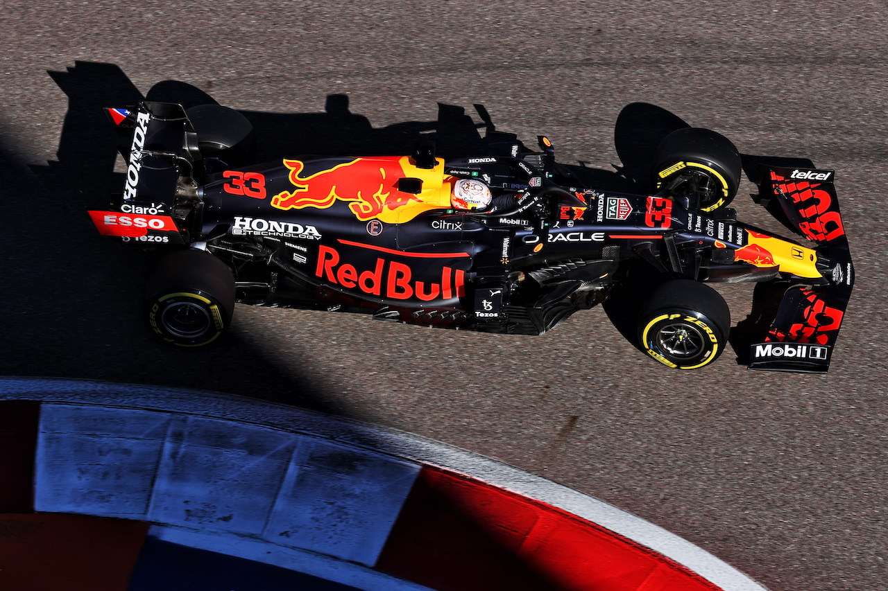 GP RUSSIA, Max Verstappen (NLD) Red Bull Racing RB16B.
24.09.2021. Formula 1 World Championship, Rd 15, Russian Grand Prix, Sochi Autodrom, Sochi, Russia, Practice Day.
- www.xpbimages.com, EMail: requests@xpbimages.com © Copyright: Batchelor / XPB Images