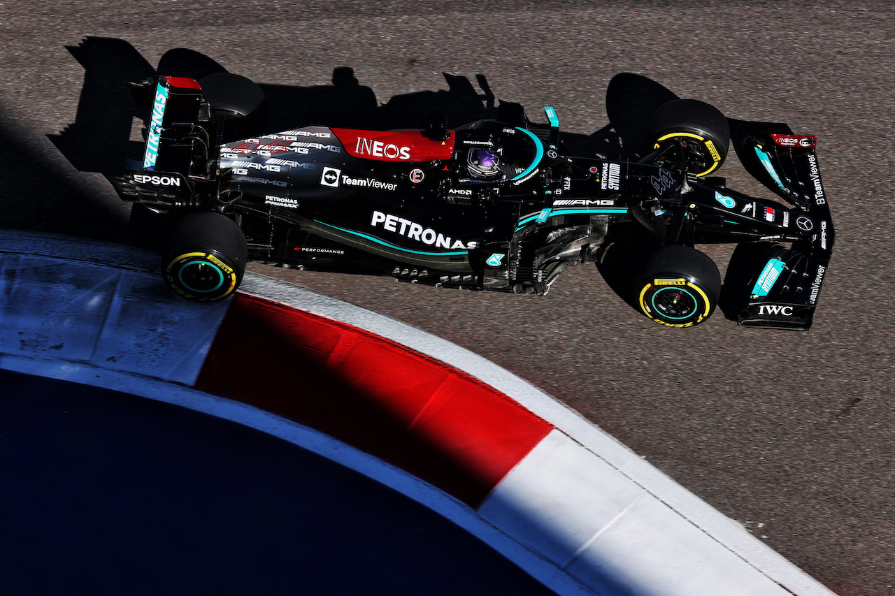 GP RUSSIA, Lewis Hamilton (GBR) Mercedes AMG F1 W12.
24.09.2021. Formula 1 World Championship, Rd 15, Russian Grand Prix, Sochi Autodrom, Sochi, Russia, Practice Day.
- www.xpbimages.com, EMail: requests@xpbimages.com © Copyright: Batchelor / XPB Images